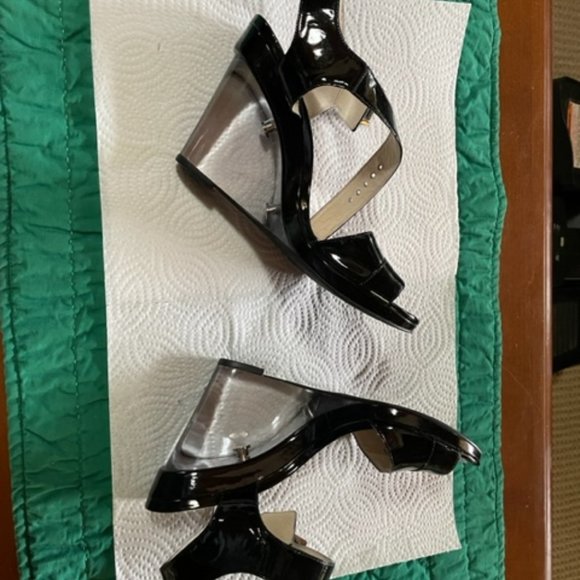 Michael Kors Camilla Wedge Sandals. Ladies size 8 M - Picture 1 of 4